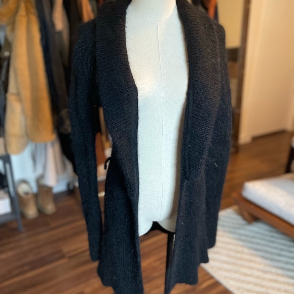 Aritzia Talula sweater jacket - Picture 1 of 4